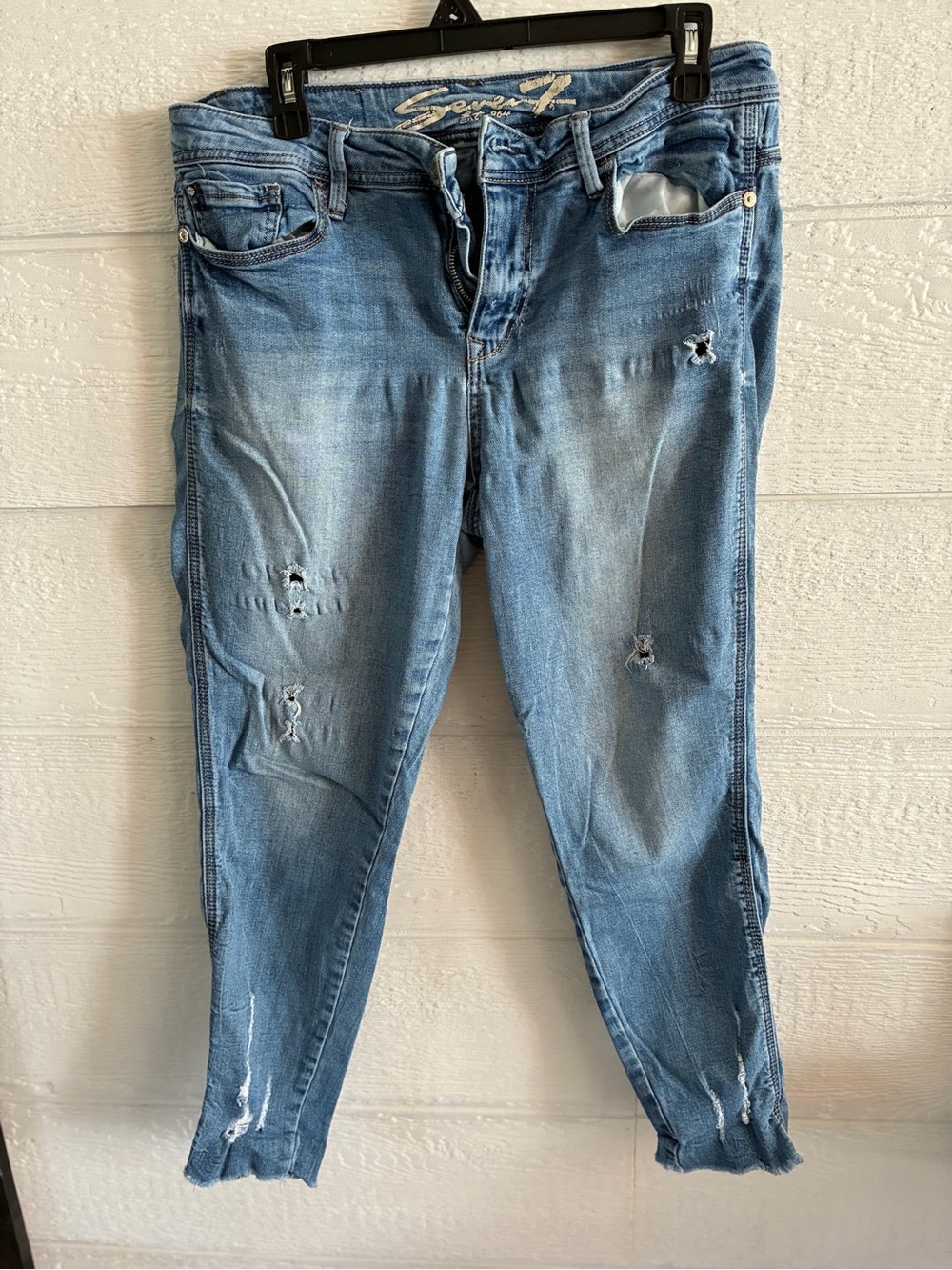 Seven7 Women's Light Blue Ripped Skinny Jeans